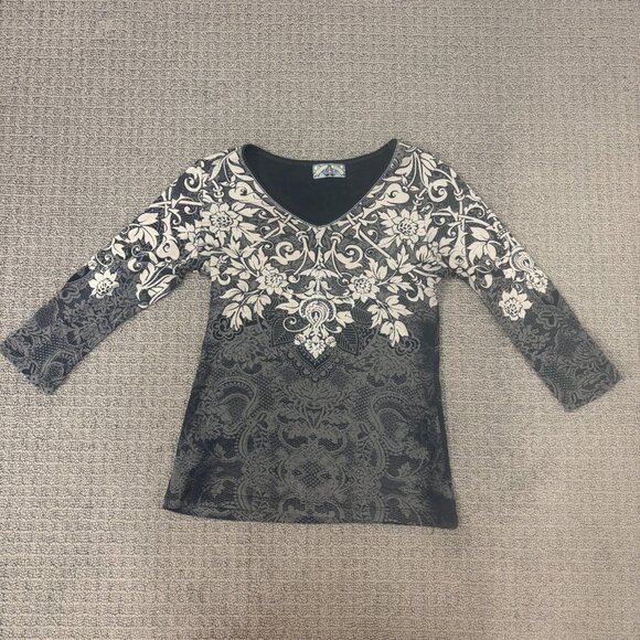Vanilla Sugar Shirt Small 3/4 Sleeves V Neck Cotton Blend Tattoo All Over Print - Picture 1 of 9